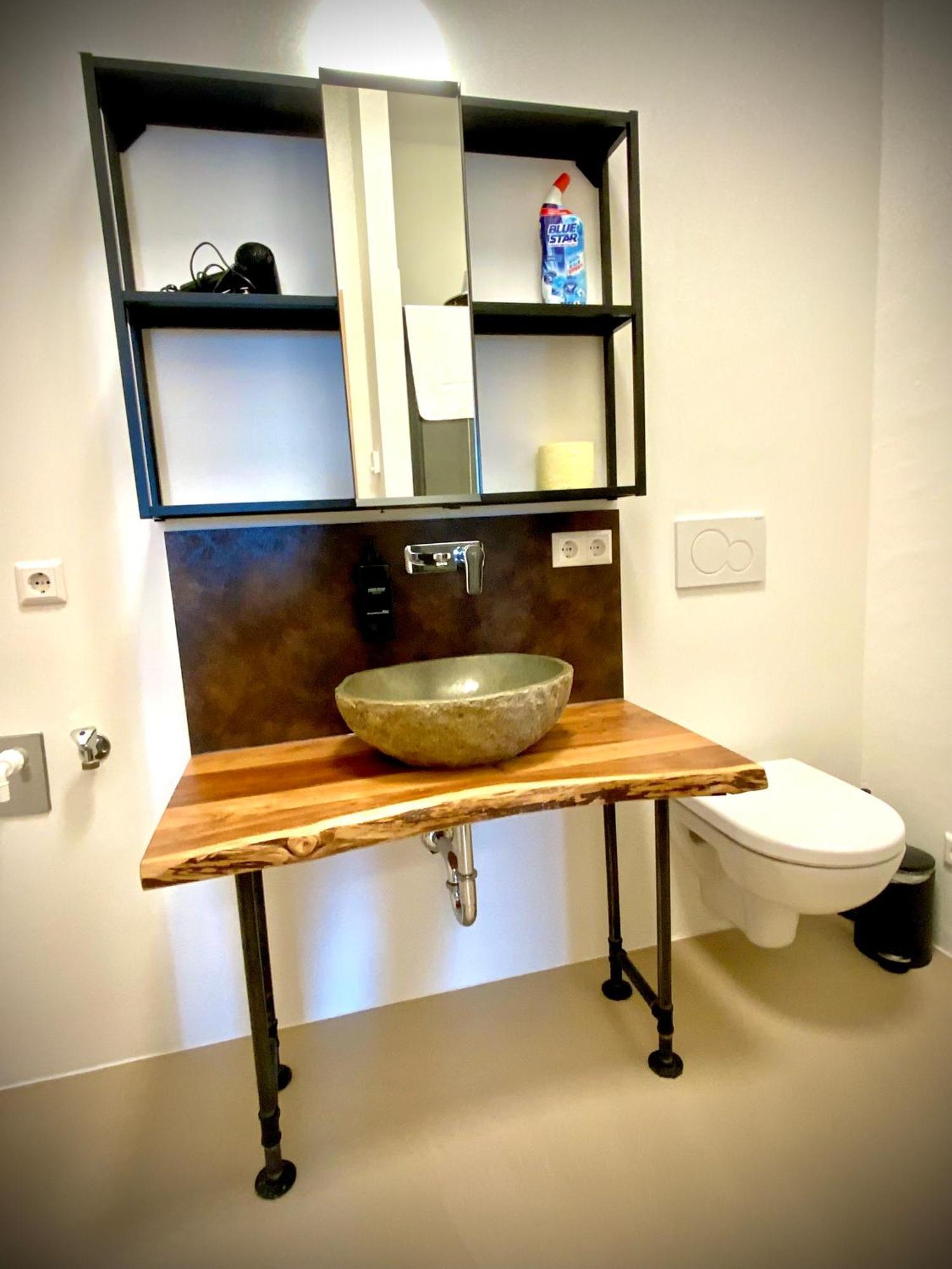 Apartamento Waterfront - Urbane Eleganz Am Bachufer Villach Habitación foto