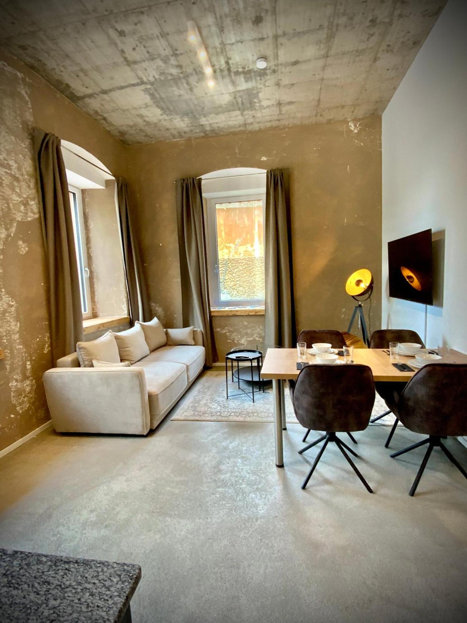 Apartamento Waterfront - Urbane Eleganz Am Bachufer Villach Habitación foto