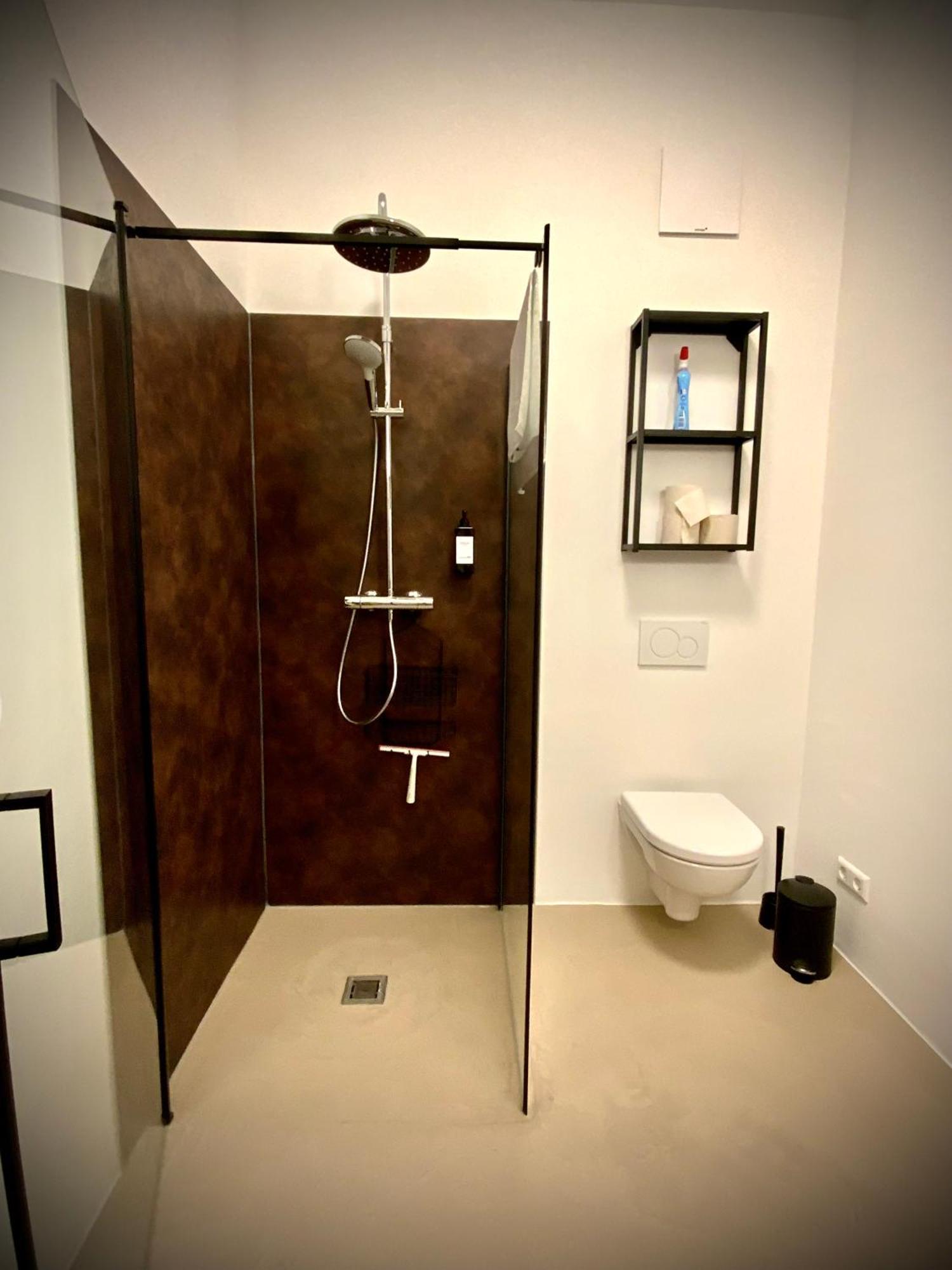 Apartamento Waterfront - Urbane Eleganz Am Bachufer Villach Habitación foto