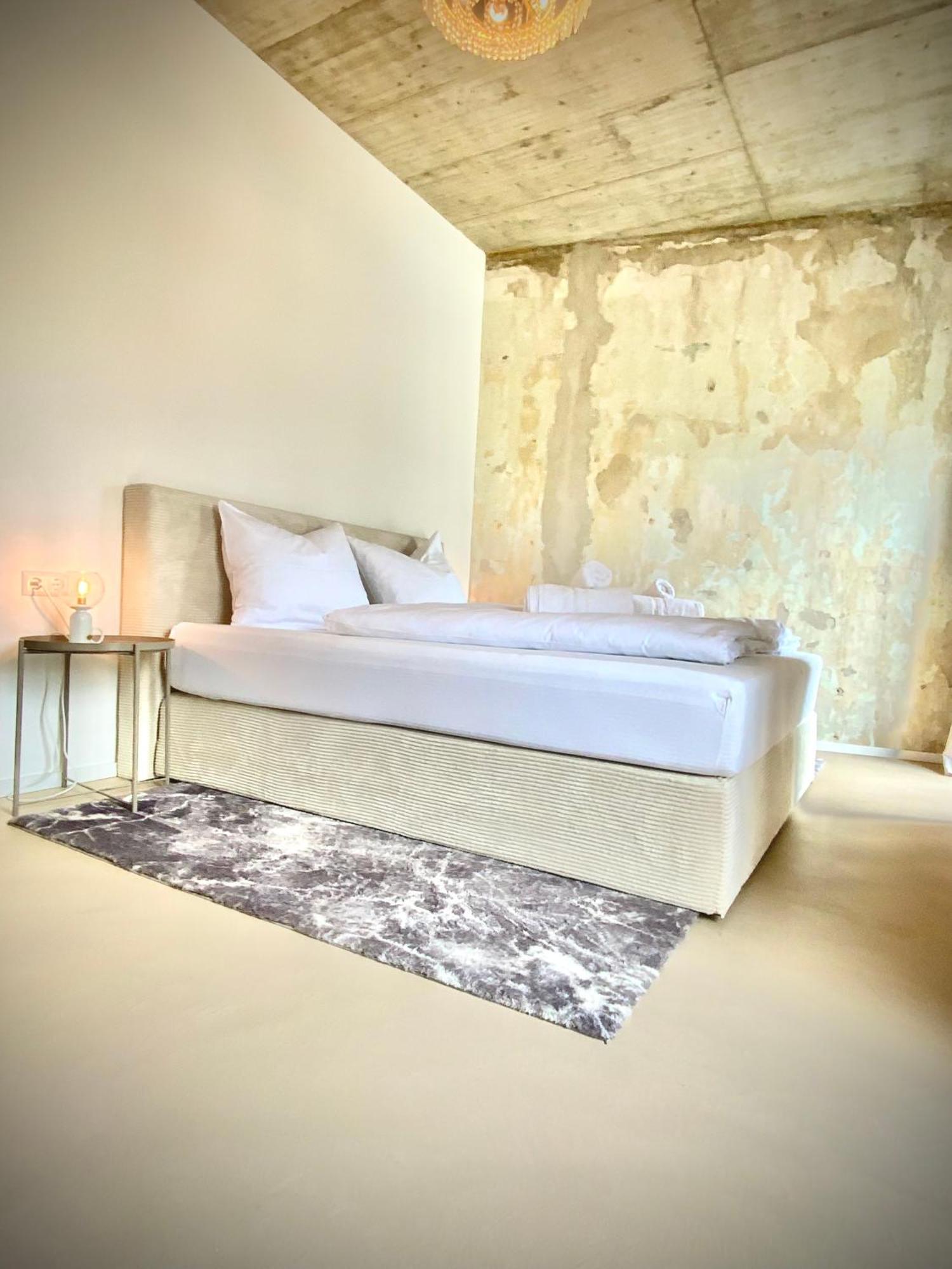 Apartamento Waterfront - Urbane Eleganz Am Bachufer Villach Habitación foto