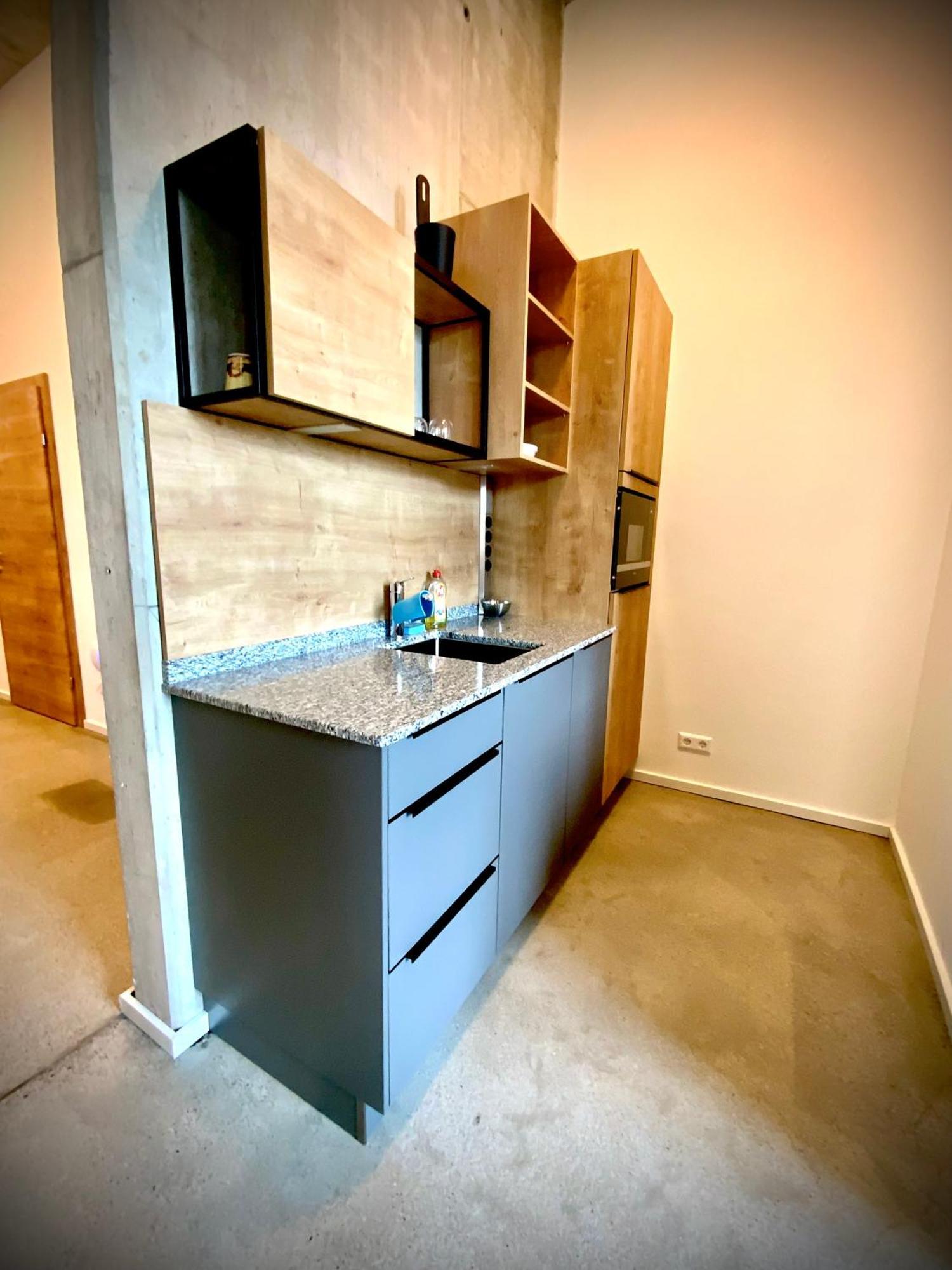 Apartamento Waterfront - Urbane Eleganz Am Bachufer Villach Habitación foto